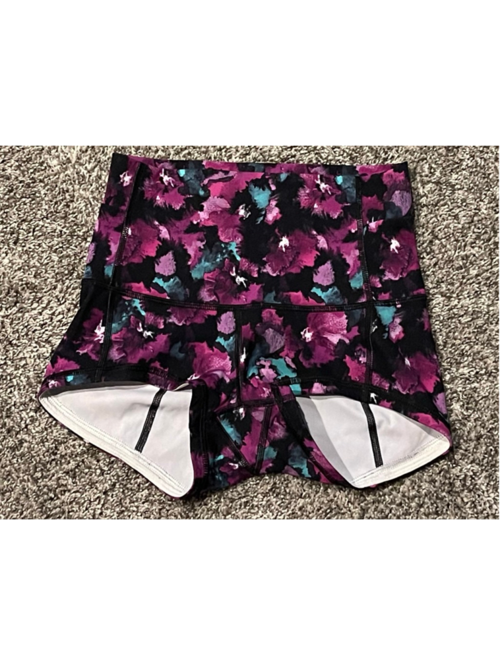 Lululemon Women's Wunder Under Short, Size 4, 2” Inseam, EUC